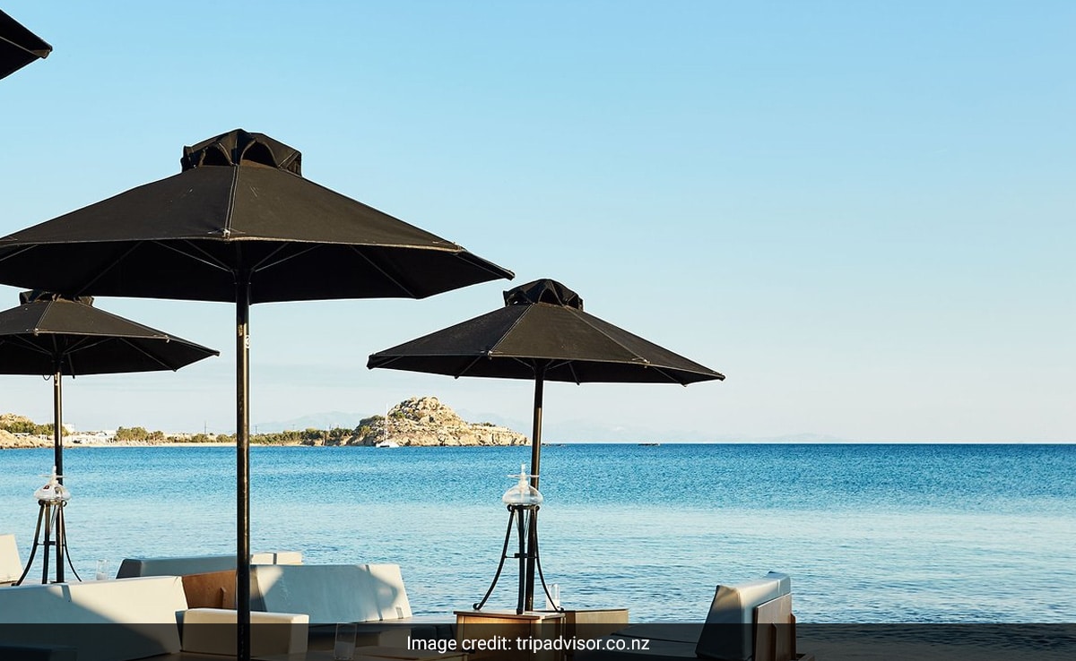 Tourists Fume After Being Charged Rs 64,390 For Snack And Drinks In Greece Tourists Fume After Being Charged Rs 64,390 For Snack And Drinks In Greece