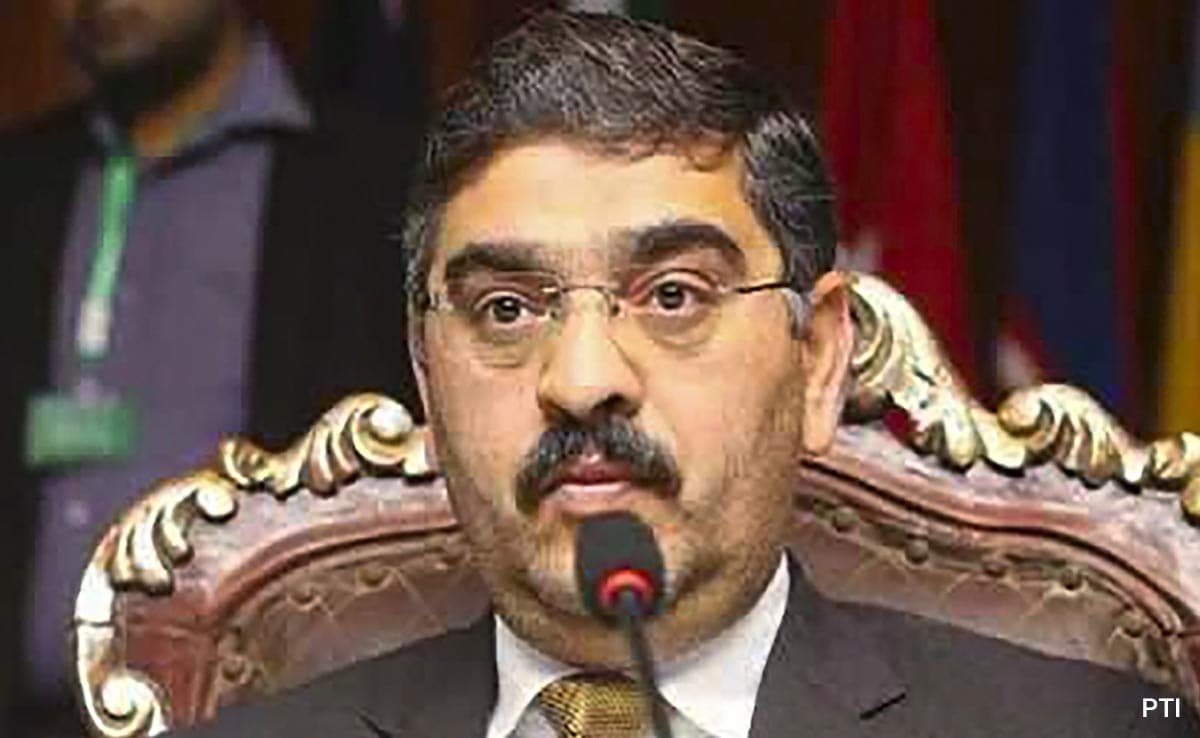 Pakistan Caretaker Prime Minister's Cabinet Takes Oath Pakistan Caretaker Prime Minister's Cabinet Takes Oath