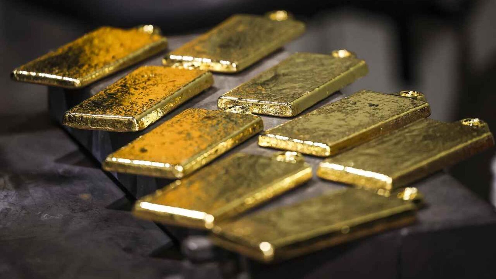 Gold price outlook: Will yellow metal rise amid dollar-driven volatility? Experts weigh in | Stock Market News